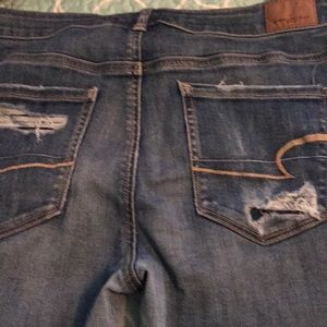 💜American Eagle Distressed/Ripped Jeans💜